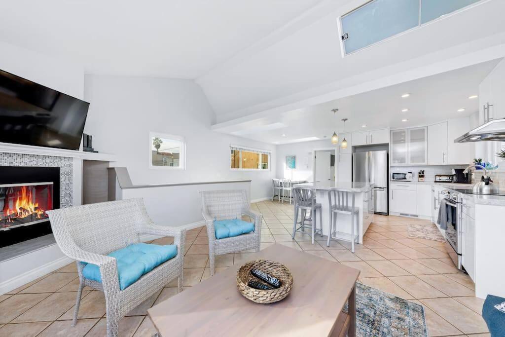 Newly Remodeled Just Steps From The Beach! *